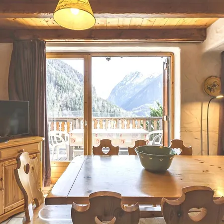 Chaleureux à Champagny-en-vanoise Avec Jacuzzi
